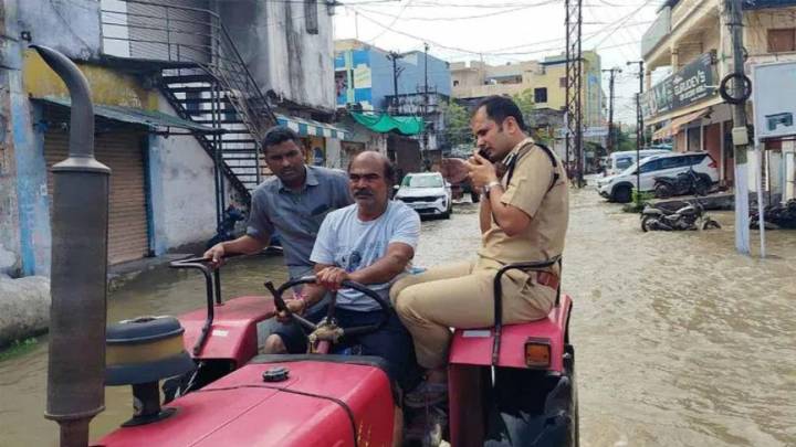 Warangal CP inspects flooded areas, 1200 persons rescued