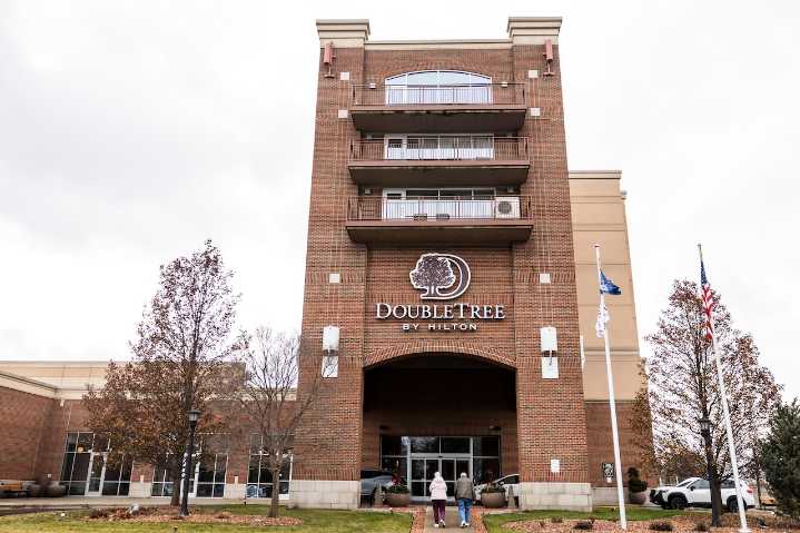 Wedding reception at Bay City’s DoubleTree Hotel marred by guest’s beating, robbery