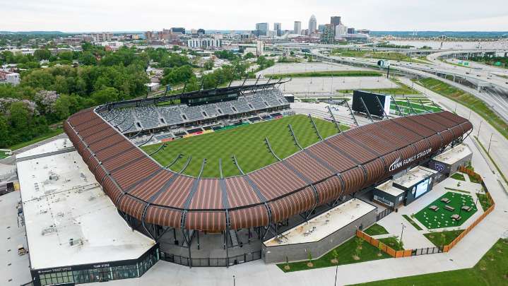 A new reign: United Football League unveils the Louisville Kings