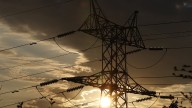 Red Eléctrica detecta "cambios bruscos de tensión" los últimos días y pide cambios urgentes por riesgo a otro apagón