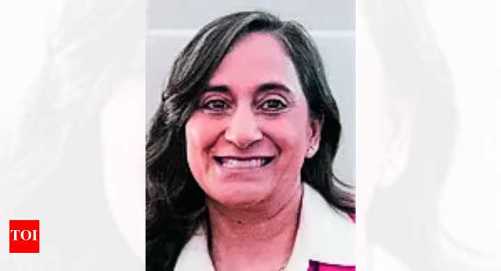 As ties thaw, Canada foreign min on two