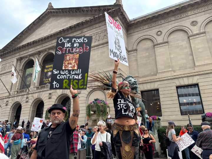 Chicago protesta mientras se intensifican las redadas migratorias de la administración Trump