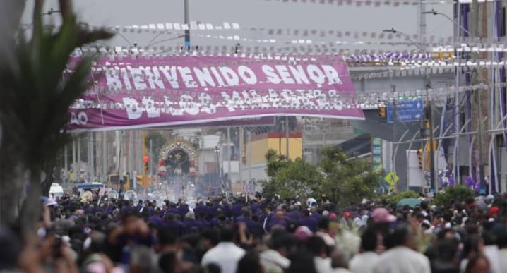 Así se desarrolla el recorrido del Señor de los Milagros en el Callao (FOTOS)
