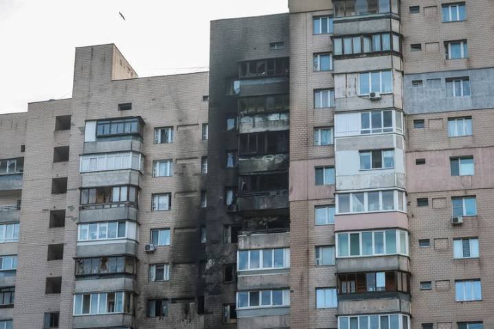 Russia launched 28 missiles and 405 drones overnight, Ukraine says