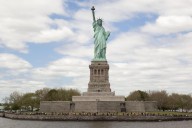 La Estatua de la Libertad cierra al público mientras dure el cierre gubernamental de EEUU