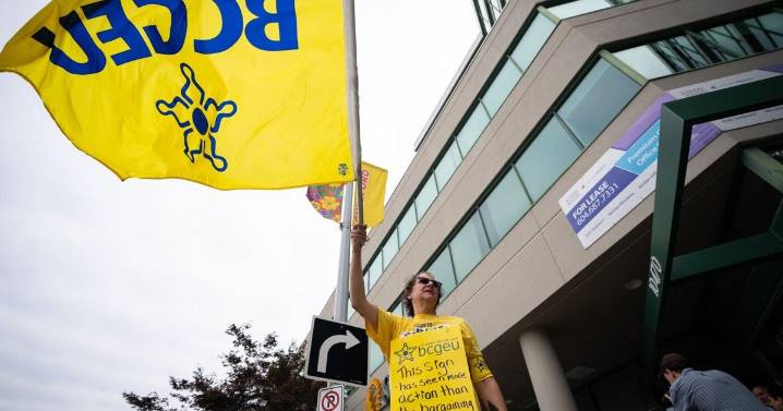 Unions converge in Vancouver in push for B.C. public service contract