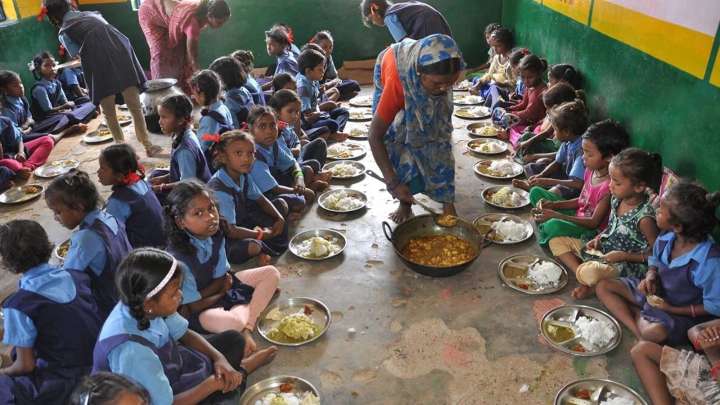 Midday meal reimbursement delays place financial strain on school principals in Maharashtra