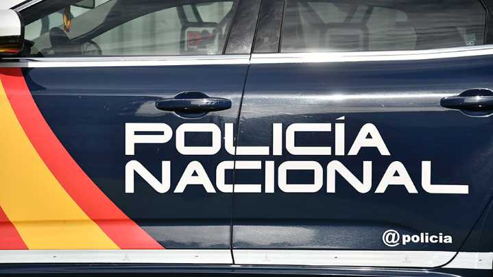 Asalta dos veces un garaje comunitario en Granada y se lleva dos bicicletas y herramientas
