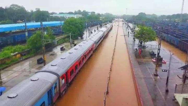 Heavy rain submerges tracks, Golconda Express stranded at Dornakal