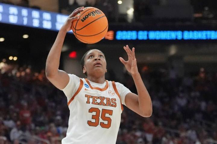 Hidalgo, Betts, Booker headline AP All-America preseason women's college basketball team