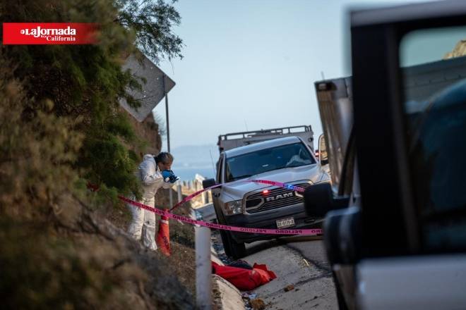 Abandonan cuerpo maniatado en autopista Tijuana