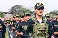 Congresista Luque propone se elimine pasaje gratuito a policías en transporte urbano