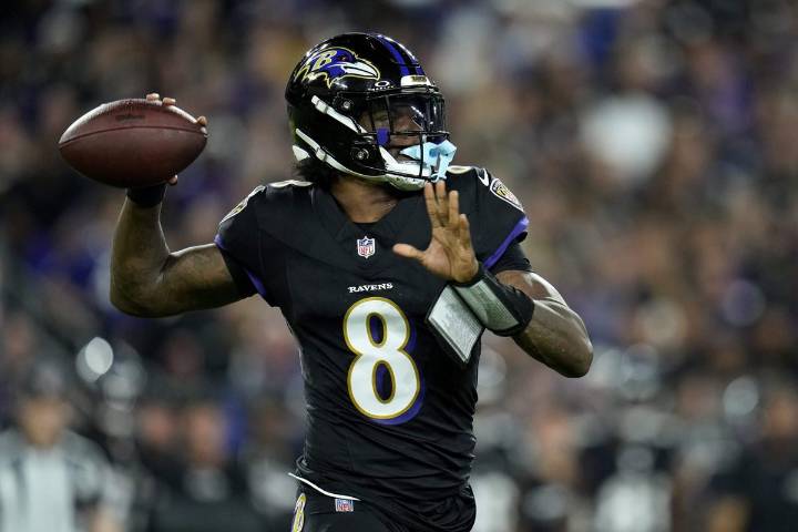 Ravens’ Lamar Jackson returns to practice for first time since suffering hamstring injury