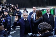 Sarkozy recibió amenazas de otros reos en su primera noche en prisión (VIDEO)