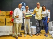 Alcalde Ernesto Orozco fortalece iniciativa del rey vallenato Iván Zuleta con la entrega de cinco acordeones