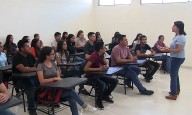 Apoyará a jóvenes para estudiar en el extranjero