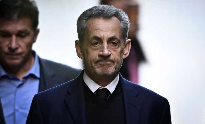 Ex presidente francés Nicolas Sarkozy entra a prisión por asociación ilícita