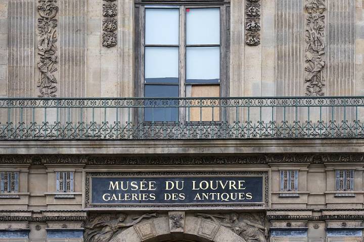 Robo al Museo Louvre: detienen cinco nuevos sospechosos
