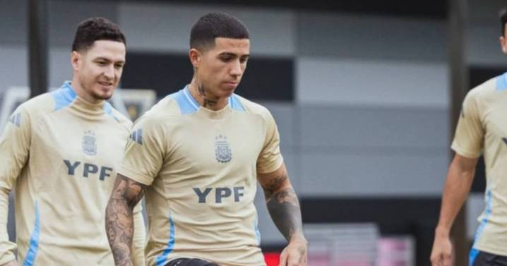 Enzo Fernández quedó desafectado de la Selección por una sinovitis