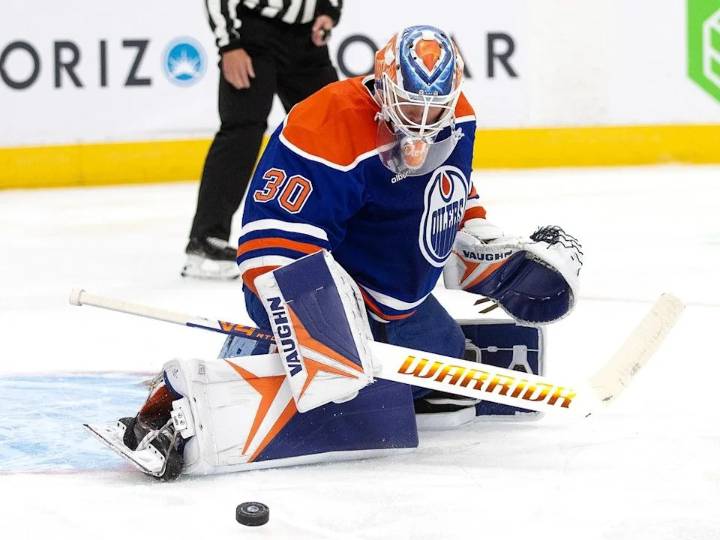 Sleepy, sloppy Oilers end pre-season with listless loss to Canucks