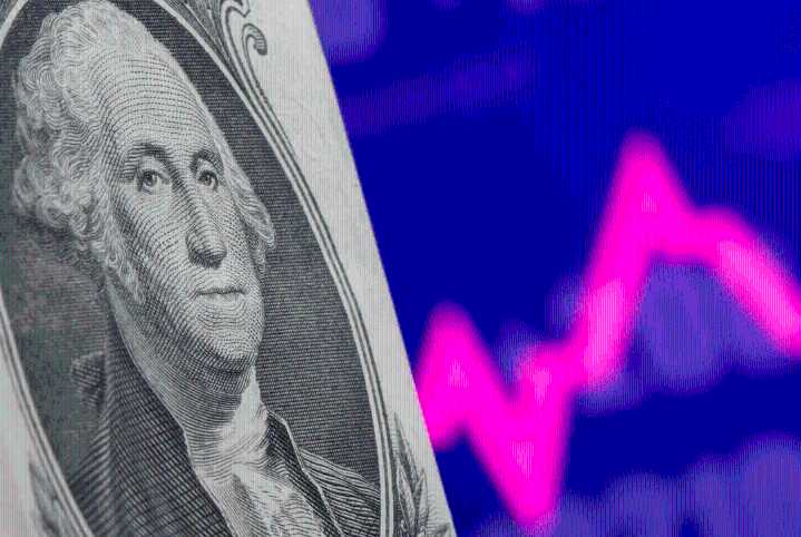 El dólar subió a 1.425 pesos y continúa la tensión cambiaria