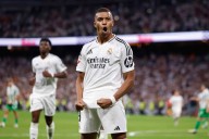 Mbappé, quien suma once partidos consecutivos marcando