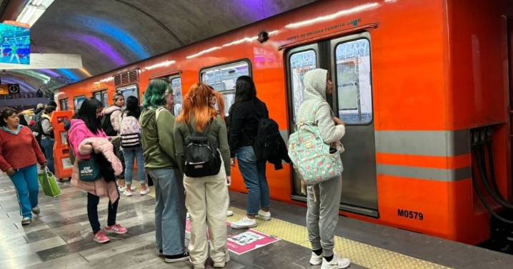 ¡Cierran estaciones Zócalo y Pino Suárez del Metro CDMX! Retrasos y avance de trenes hoy 2 de octubre 2025