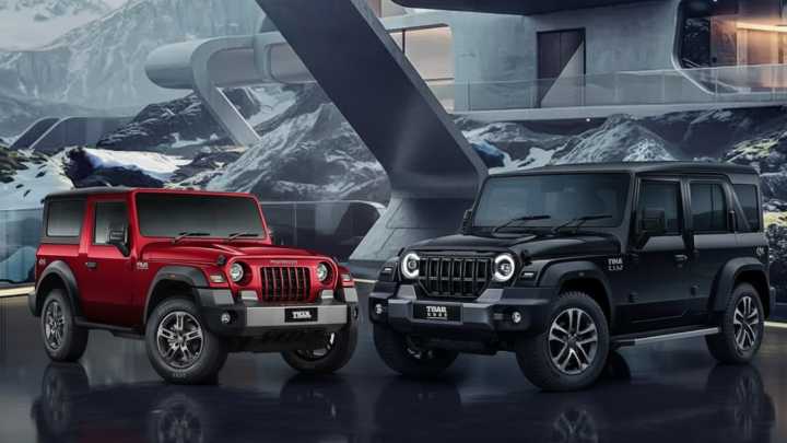 Mahindra Thar vs Mahindra Thar Roxx Spec Comparison