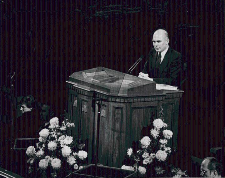 Who is President Dallin H. Oaks? A look back at his life before and during his ministry