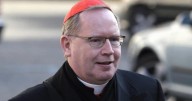 El cardenal Eijk recuerda que los divorciados vueltos a casar solo pueden comulgar si viven en continencia
