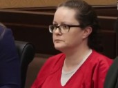 ‘No quería cumplir 18’; Katie admite que cortó el cuello a su hijo