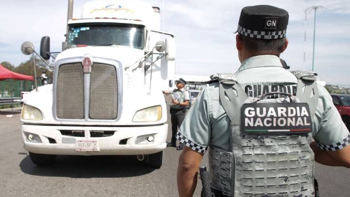 “Nos despedimos porque no sabemos si volvemos”: patrullas falsas, el terror para transportistas en Puebla