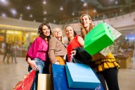 What It Was Like to Hang Out at the Mall in the '90s