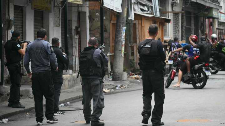 Una operación policial contra el mayor grupo criminal de Río de Janeiro deja 20 muertos, entre ellos dos agentes