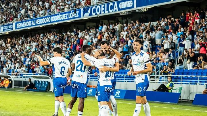 En la temporada de su descenso a los 'infiernos', el Tenerife es el único líder que permanece invicto