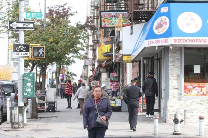 Hispano de 99 años murió tras robo en Nueva York; sospechoso arrestado en Filadelfia