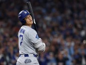 Blue Jays fans delight in letting Shohei Ohtani how they feel