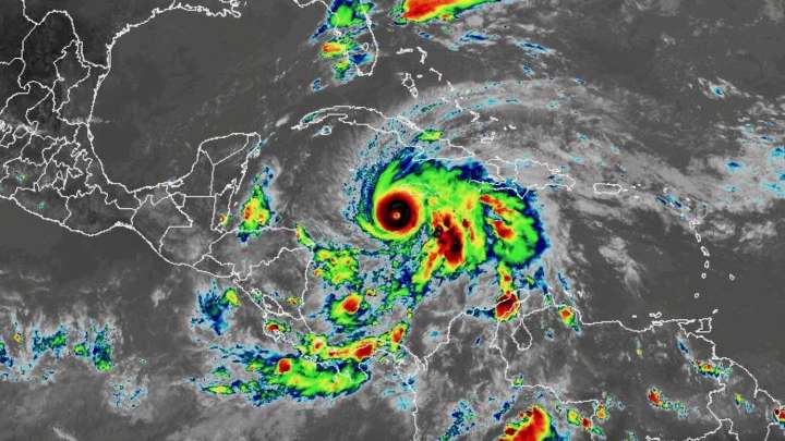 Así Es la Trayectoria del Huracán Melissa Hoy; Presidente de Jamaica Advierte Devastación