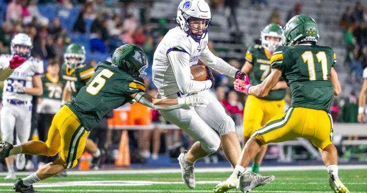 Clinton helps Shamokin improve to 8