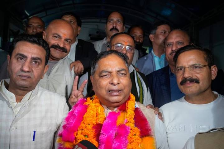 Sat Sharma gets 4 votes beyond BJP strength, sparks cross