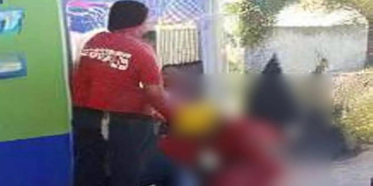 Derrapa en moto; termina lesionada