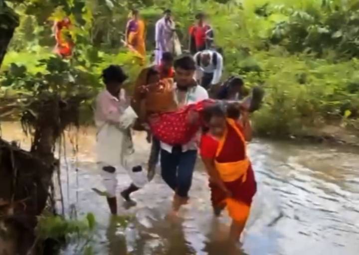 Ambulance fails to reach Odisha village, pregnant woman carried on shoulders through floodwaters