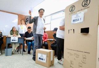En medio de cuestionamientos, izquierda eligió a iván cepeda como su candidato