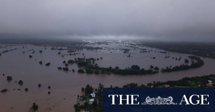 Australia extreme weather costs: Insurance industry warns losses second only to US
