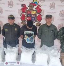 Fuerza Pública incauta 1,8 toneladas de cocaína y destruye laboratorio en zona rural de Tumaco
