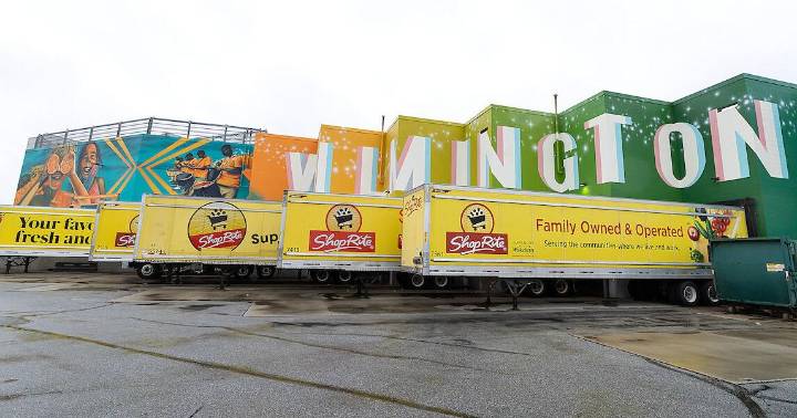 Mural transforms exterior of Wilmington supermarket