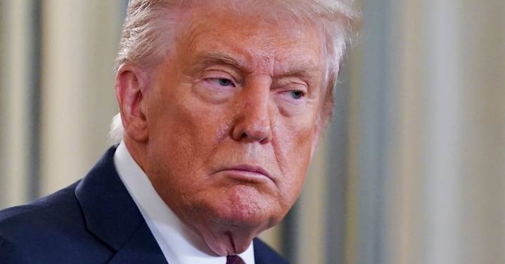 Trump tilda de “absolutamente ridículo” que Bad Bunny actúe en el descanso del Superbowl