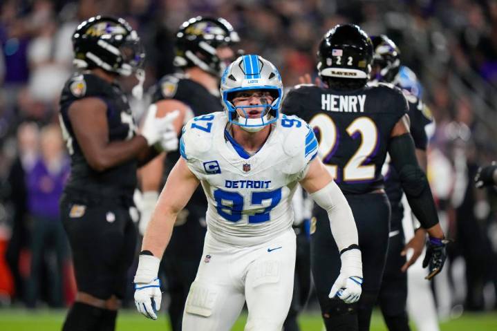 Lions, Aidan Hutchinson agree to 4-year contract extension