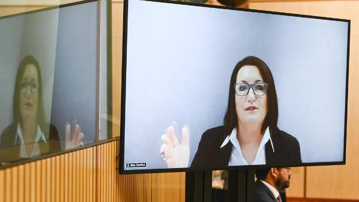 ‘Questions are for our witnesses’: Senators fire up over social media ban