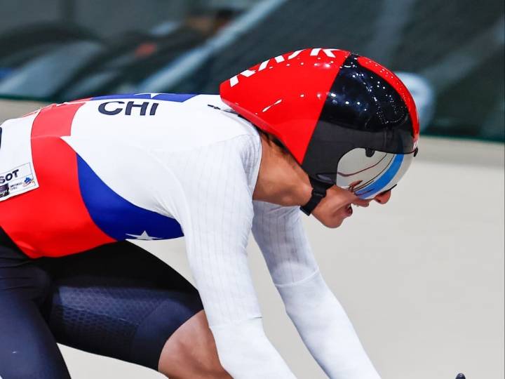 “Estoy un poco frustrado”: el desahogo del chileno Jacob Decar tras dura carrera en el Mundial de Ciclismo Pista